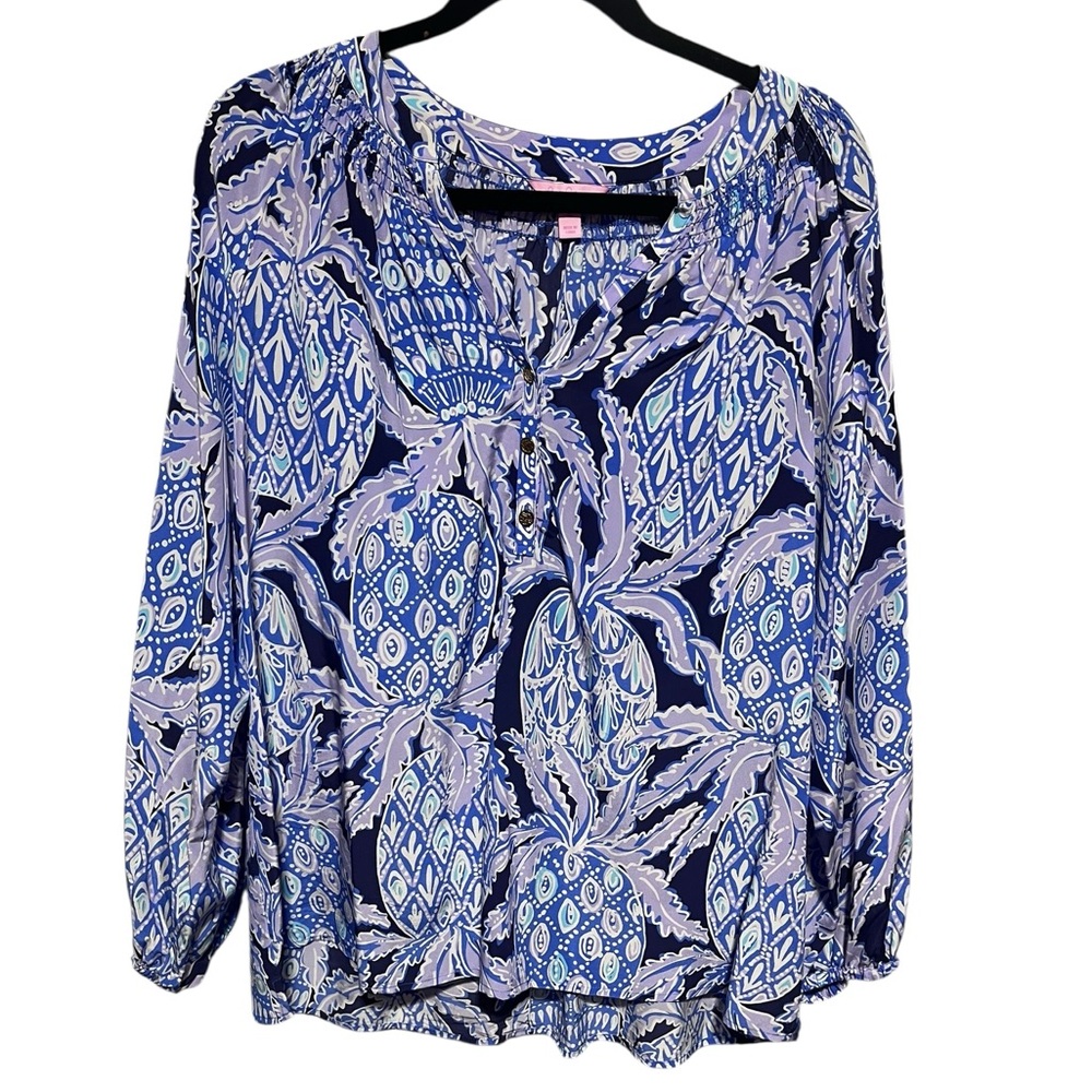 🤗 Lilly Pulitzer Elsa Silk Navy and Lavender Pineapple Blouse. NWOT - Picture 2 of 5